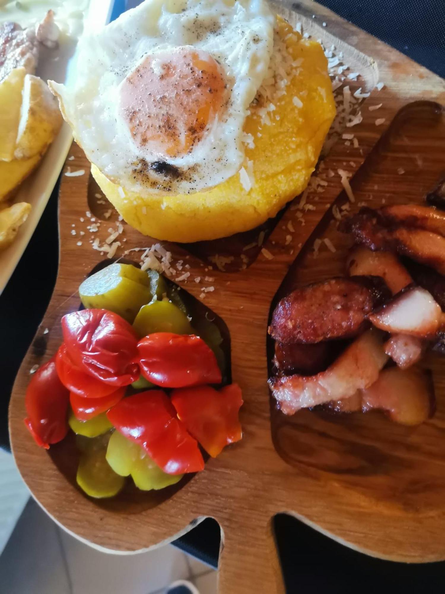 Pensiunea La Taverna Trăisteni المظهر الخارجي الصورة