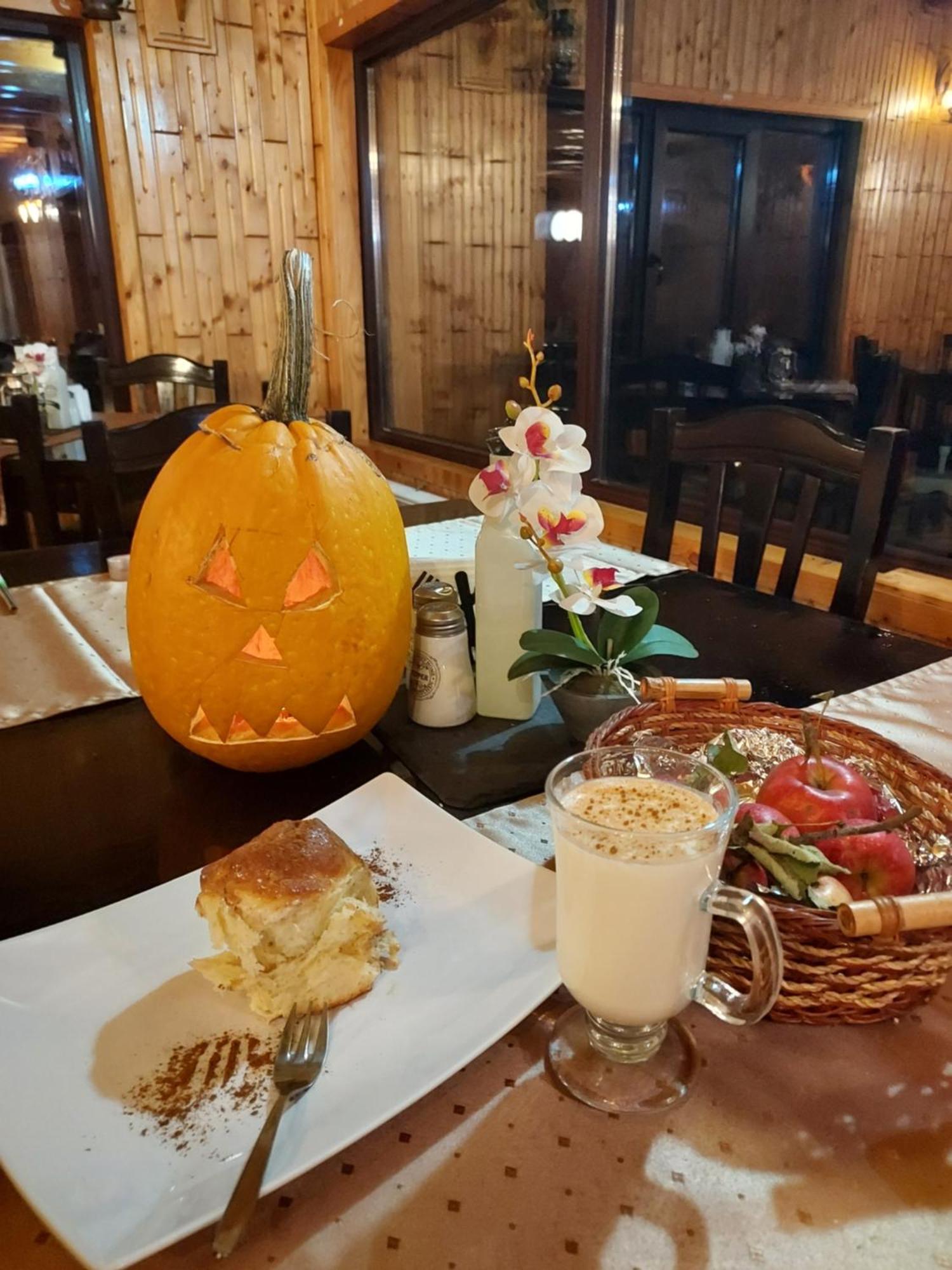Pensiunea La Taverna Trăisteni المظهر الخارجي الصورة